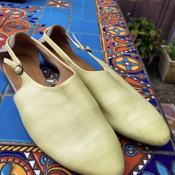 Yuko Imanishi buckled flats designer shoes supple leather Sz 39 European US 9 - Picture 2 of 9